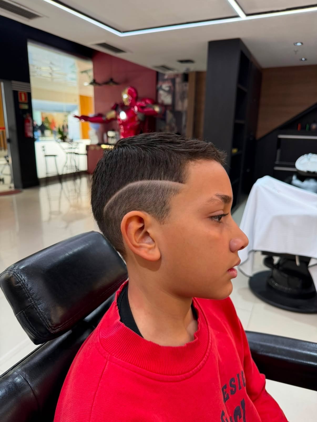 Resultado de corte infantil com detalhe lateral